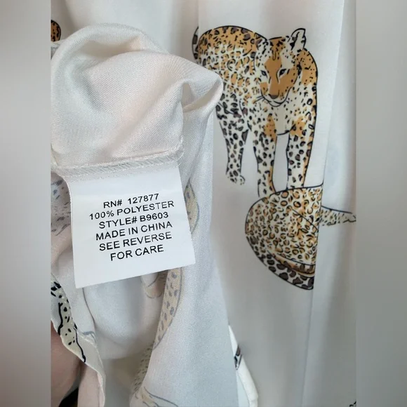 NWT White with Leopard Button Down Shirt - Size Small - Picture 10 of 12